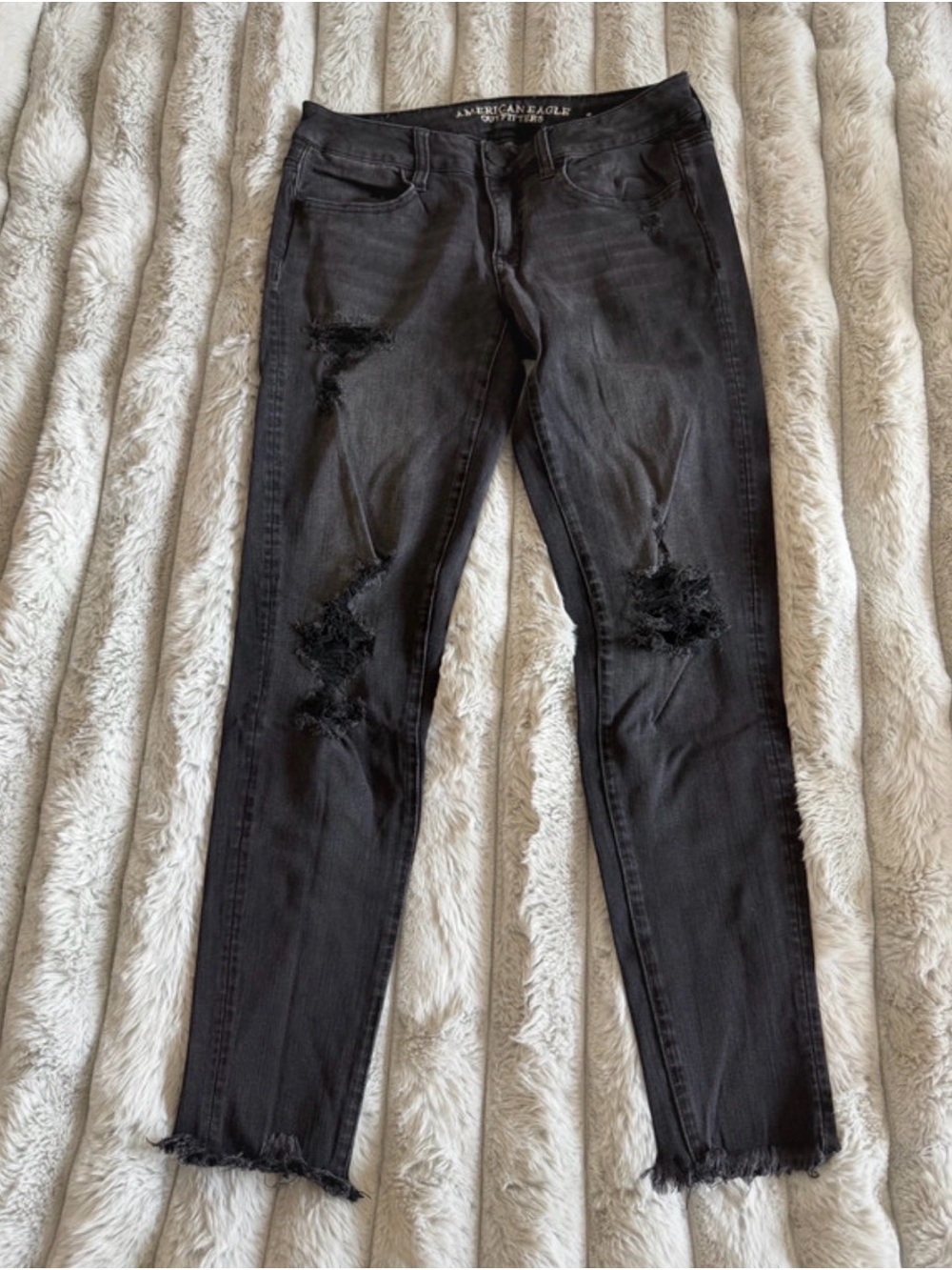 American Eagle Outfitters Women's Black Skinny Jeans with Frayed Hem